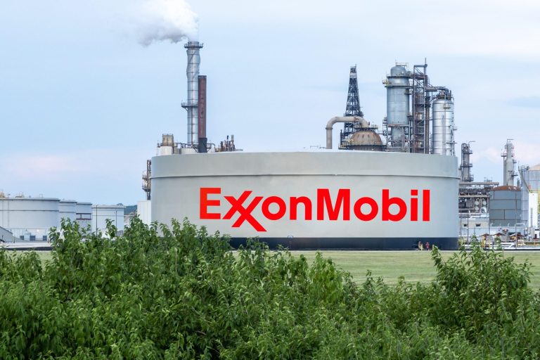 ExxonMobil Urges Trump to Maintain U.S. Commitment to Paris Agreement