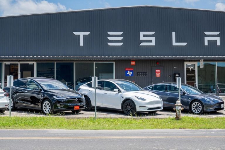 EV Tax Credit Faces Uncertainty Under Trump, Sparking Industry Concerns
